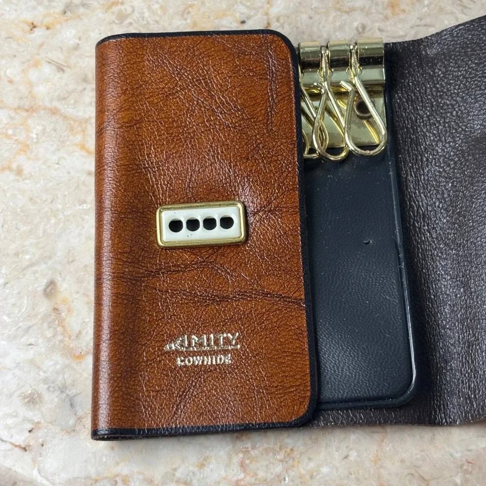 Amity Key Case OS‎ Brown Vintage Cowhide Leather 6 Hook Organizer Snap Closure